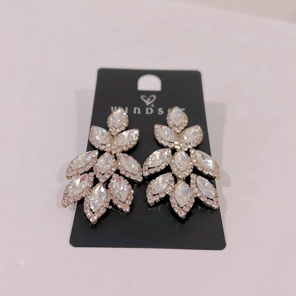 Windsor Gold and Silver Leaf Earrings - Picture 4 of 7